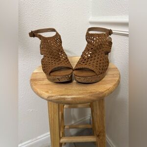 Mudd Brown Woven Wedges